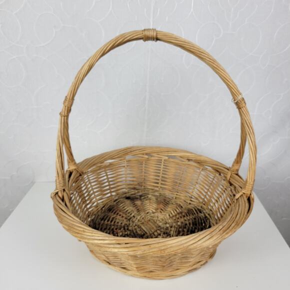 Vintage Wicker Basket Tan Natural Woven Rattan Round Handle Farmhouse Decor - Picture 1 of 16